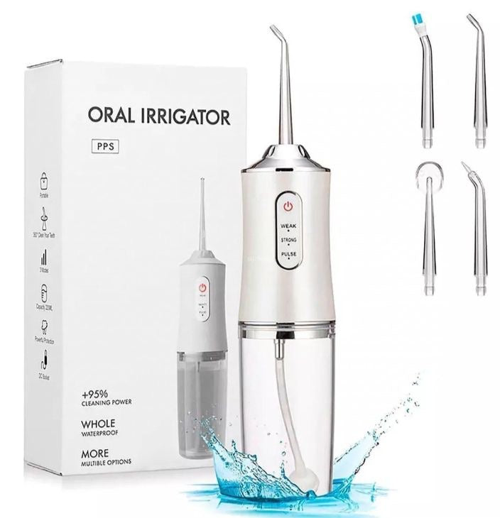 Irrigador oral portátil